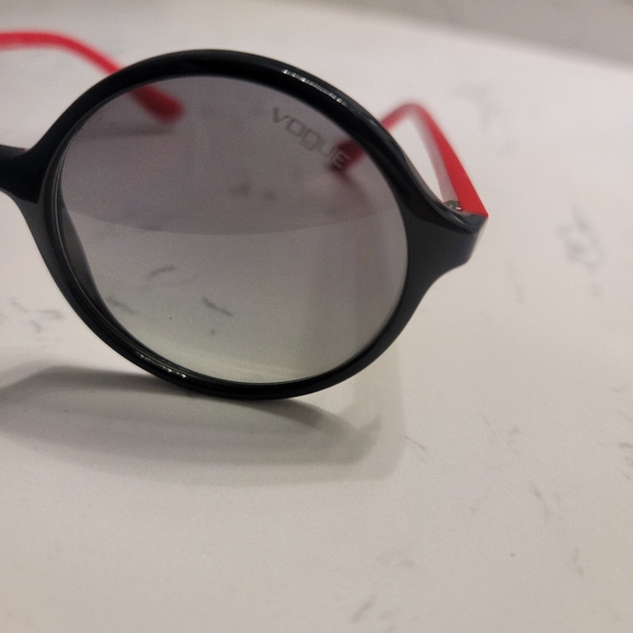 Vogue sunglasses - Picture 3 of 8